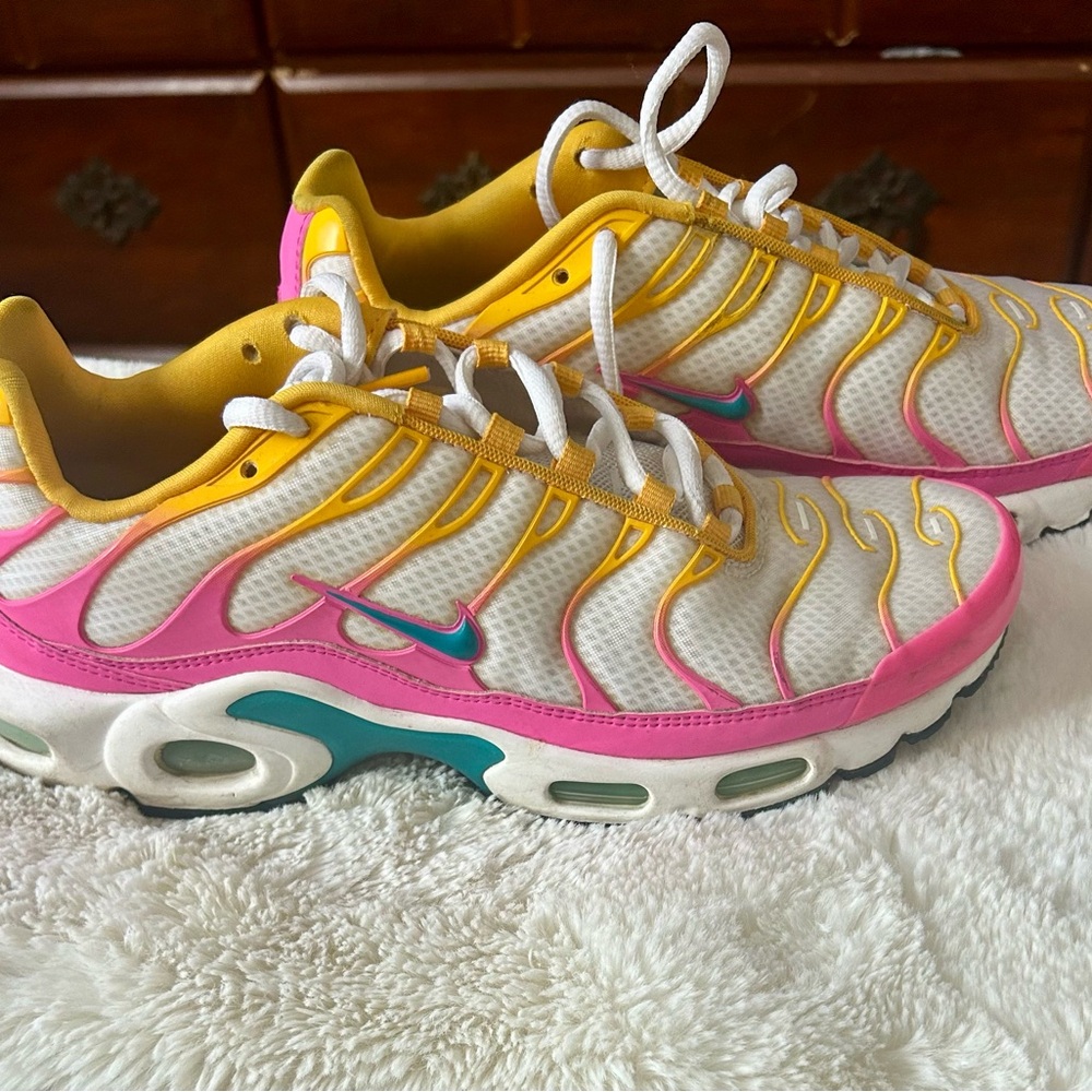 Nike Air Max Yellow, White and Pink Sneakers, Excellent Condition